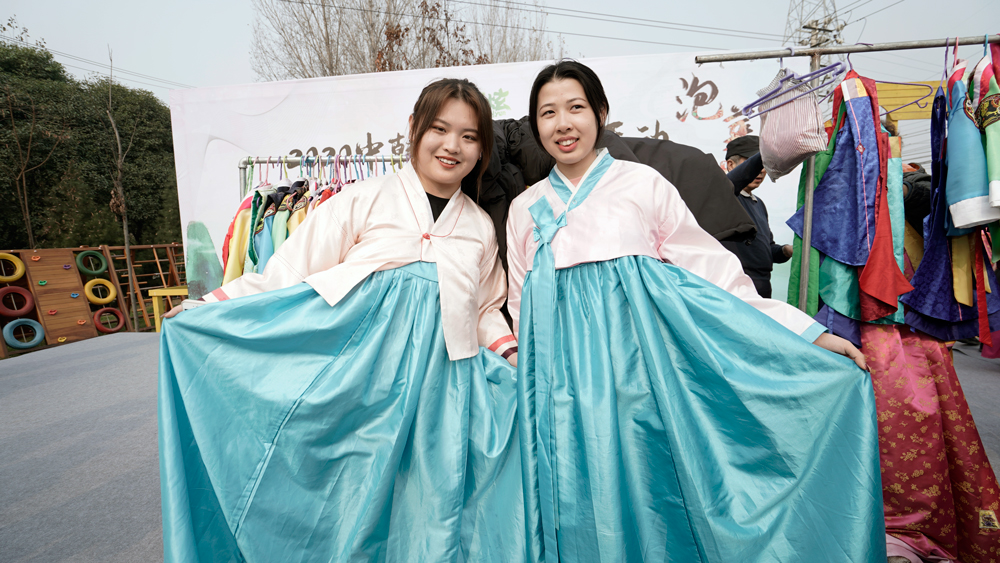 韩语知识--去韩国想买漂亮衣服，这些句子要牢记！